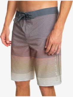 Quiksilver Surfsilk Massive 20" - Boardshort Pour Homme -Tenue De Surf eqybs04783 quiksilverw ygy6 frt3